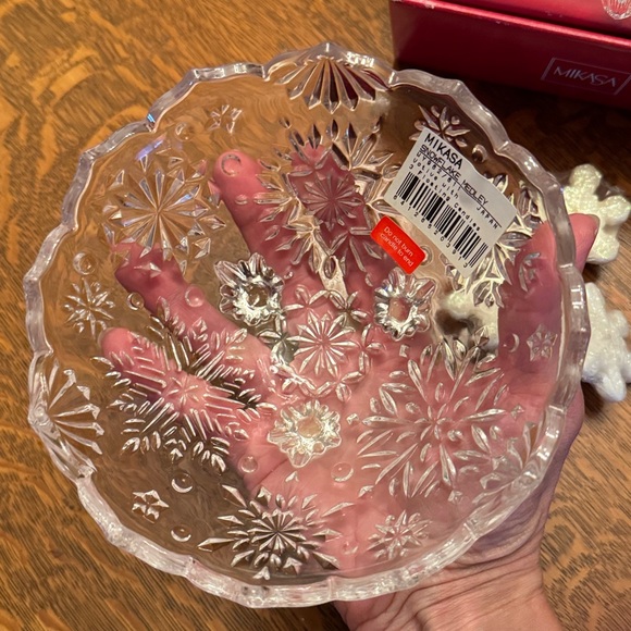 NEW IN BOX-Mikasa “Snowflake Medley” Glass Crystal Bowl with Candles - Picture 9 of 13